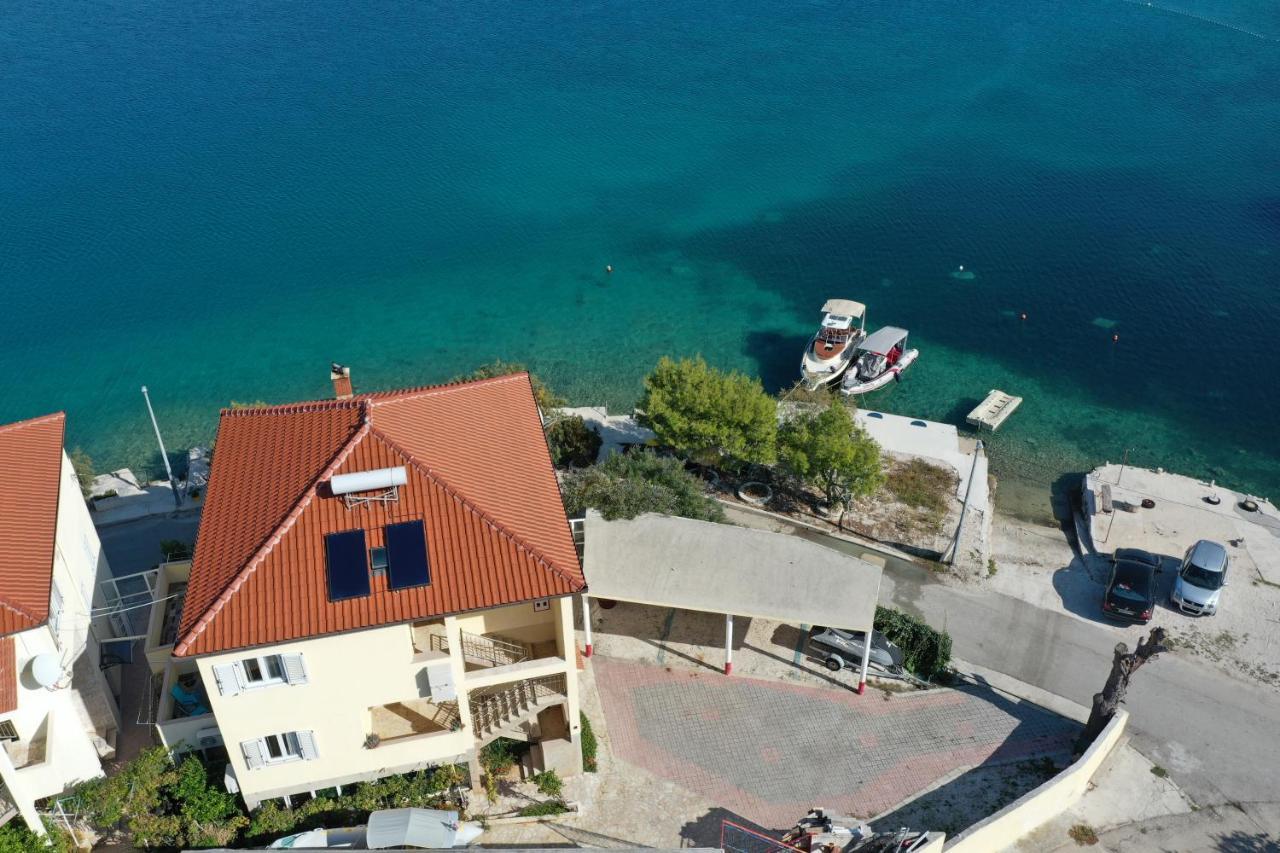 Apartments Babin Vinisce Bagian luar foto