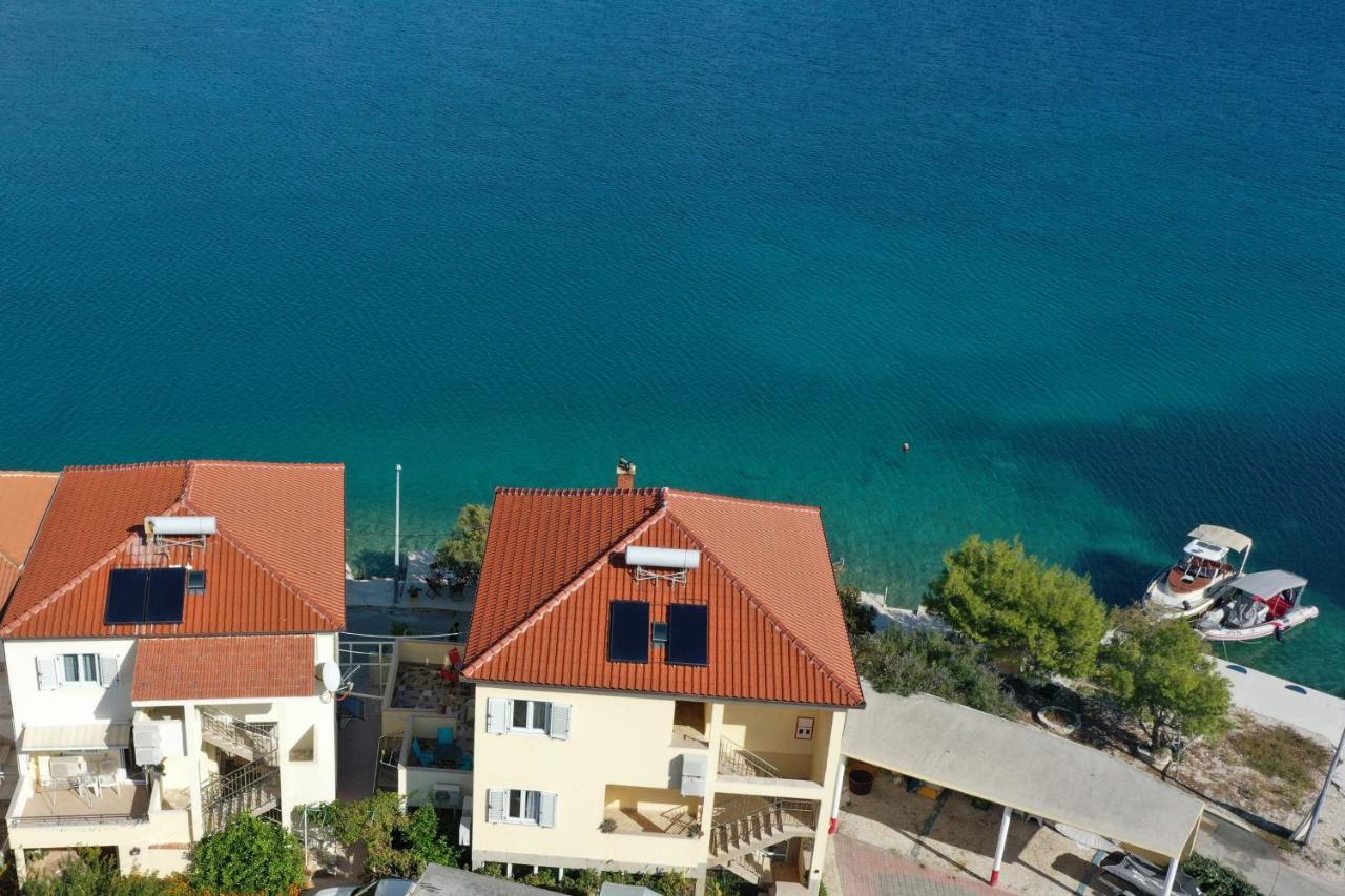 Apartments Babin Vinisce Bagian luar foto