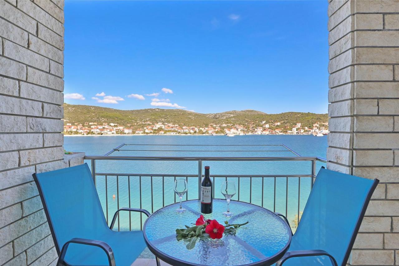 Apartments Babin Vinisce Bagian luar foto